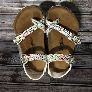 Birkenstock girls sandals size 34 (3-3.5) US size only worn couple times